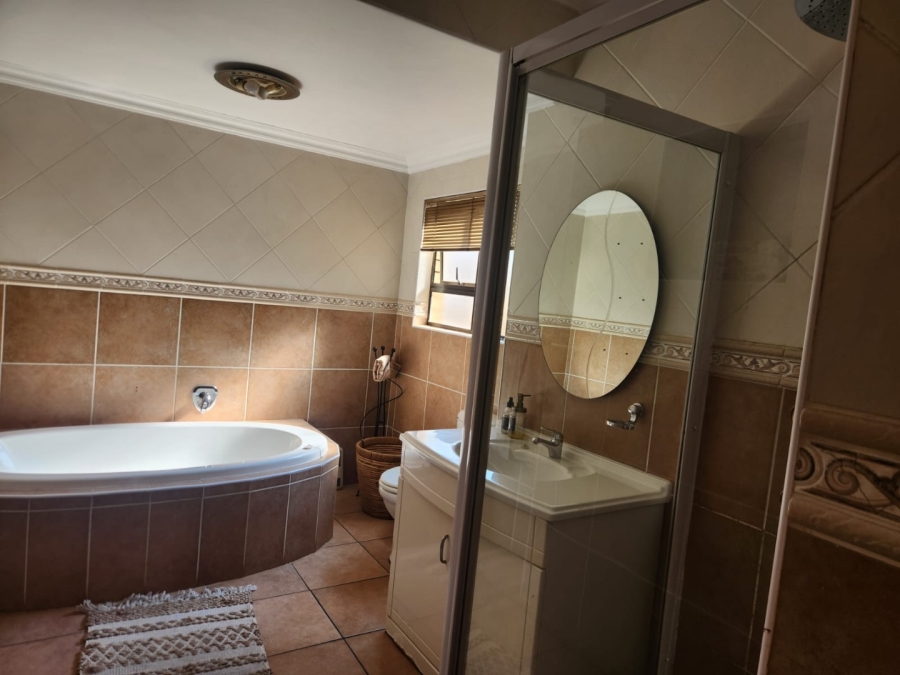 To Let 4 Bedroom Property for Rent in Meyersdal Gauteng