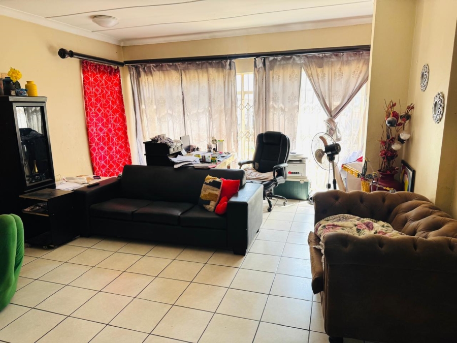 To Let 3 Bedroom Property for Rent in Gezina Gauteng