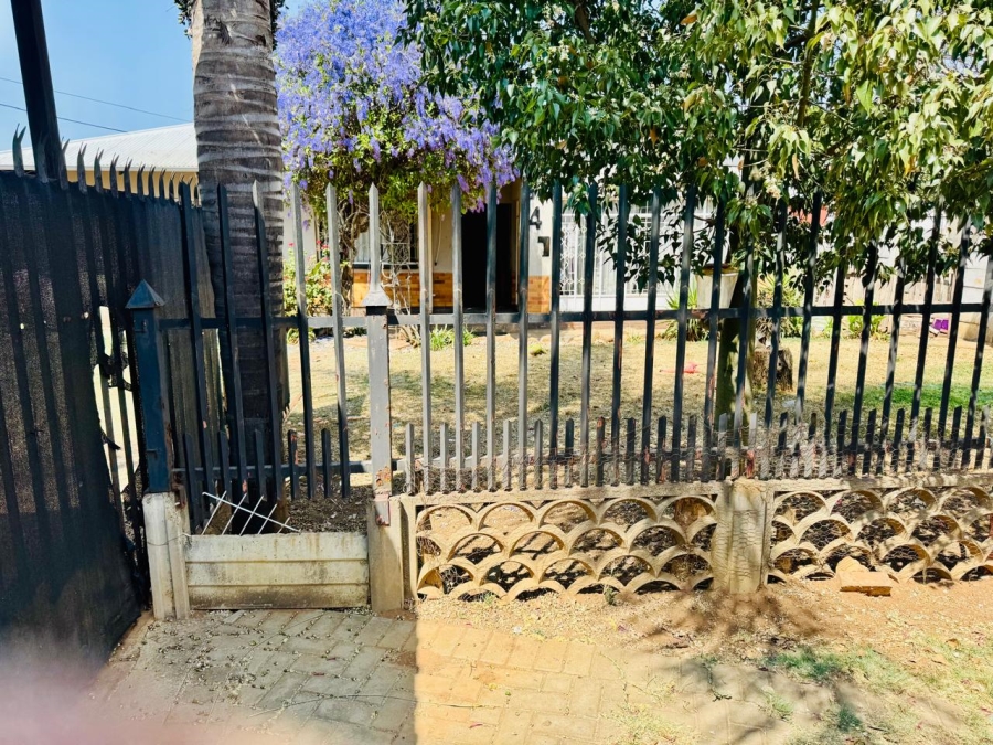 To Let 3 Bedroom Property for Rent in Gezina Gauteng