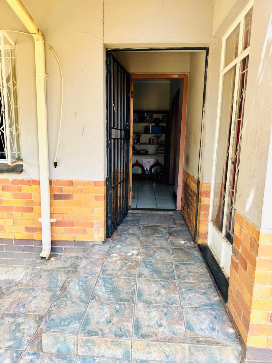 To Let 3 Bedroom Property for Rent in Gezina Gauteng