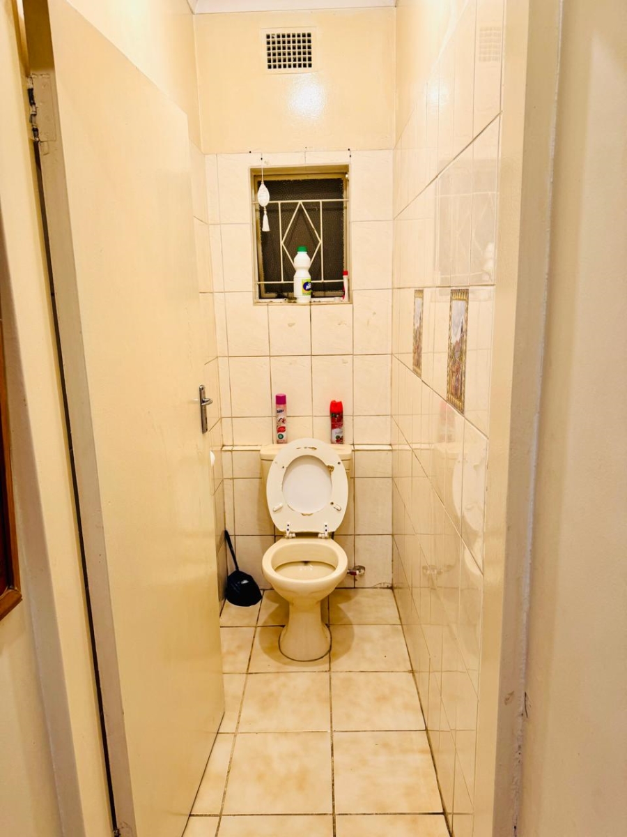 To Let 3 Bedroom Property for Rent in Gezina Gauteng