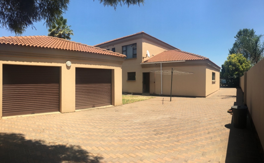 5 Bedroom Property for Sale in Vanderbijlpark SE 4 Gauteng