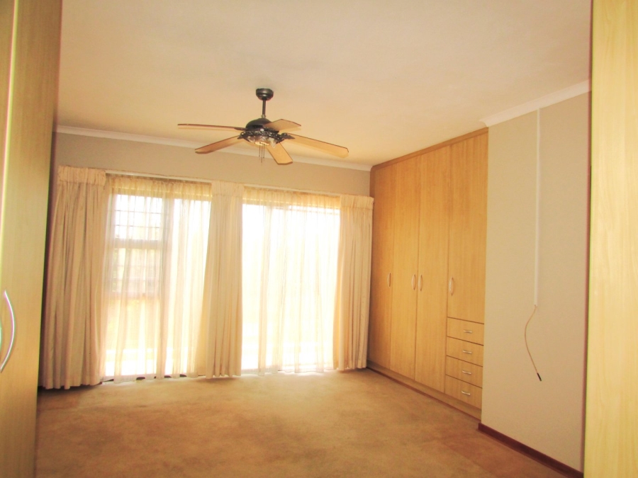 5 Bedroom Property for Sale in Vanderbijlpark SE 4 Gauteng