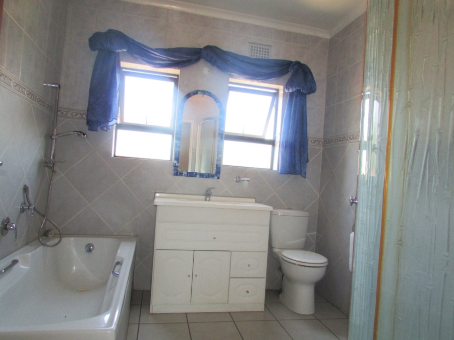 5 Bedroom Property for Sale in Vanderbijlpark SE 4 Gauteng
