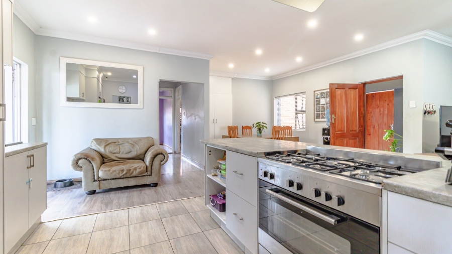 3 Bedroom Property for Sale in Lakeside Village Gauteng