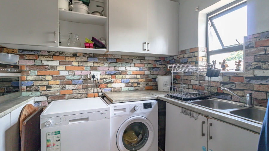 3 Bedroom Property for Sale in Lakeside Village Gauteng