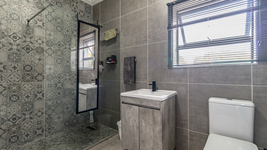 3 Bedroom Property for Sale in Lakeside Village Gauteng