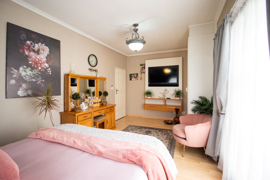 4 Bedroom Property for Sale in New Redruth Gauteng