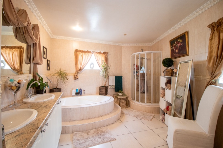 4 Bedroom Property for Sale in New Redruth Gauteng