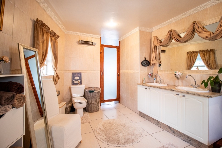 4 Bedroom Property for Sale in New Redruth Gauteng