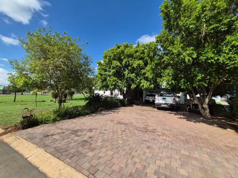 To Let 3 Bedroom Property for Rent in Waterlake Farm Lifestyle Estate Gauteng