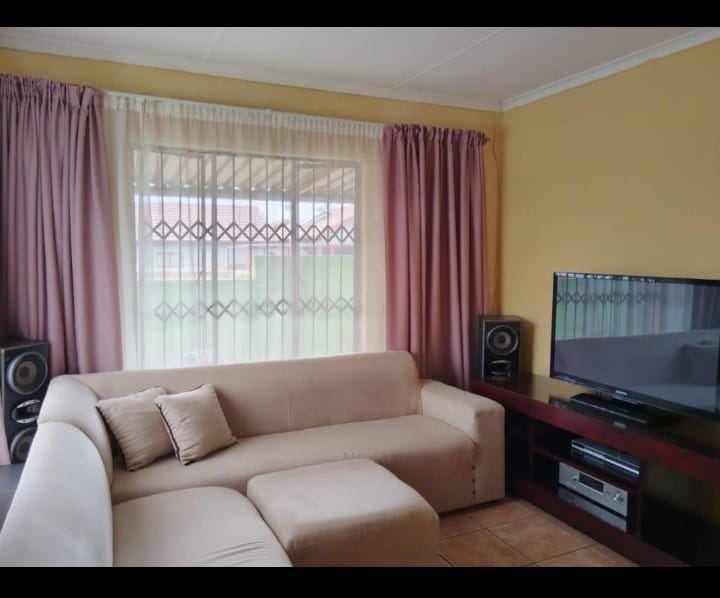 2 Bedroom Property for Sale in Soshanguve East Ext 6 Gauteng