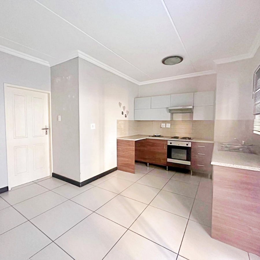 To Let 1 Bedroom Property for Rent in Amberfield Gauteng