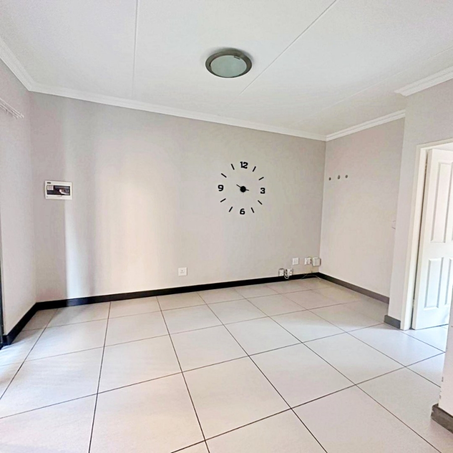 To Let 1 Bedroom Property for Rent in Amberfield Gauteng