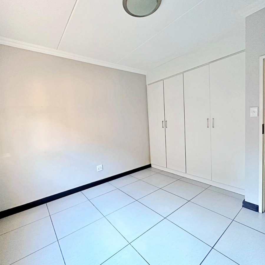To Let 1 Bedroom Property for Rent in Amberfield Gauteng