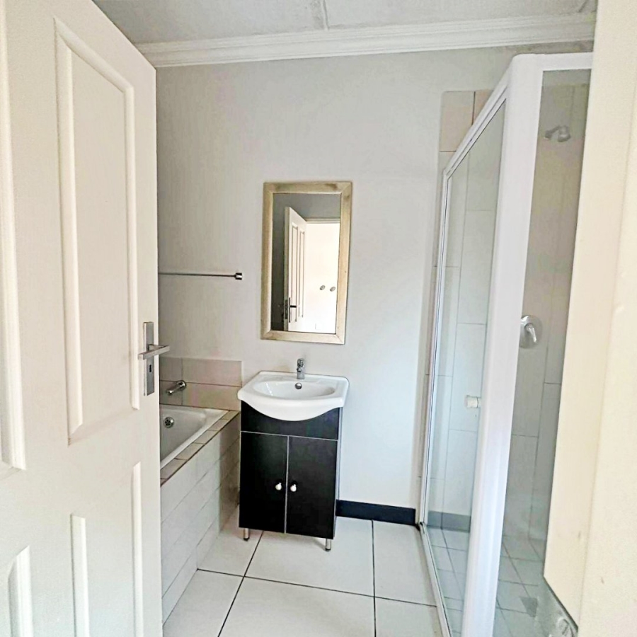 To Let 1 Bedroom Property for Rent in Amberfield Gauteng