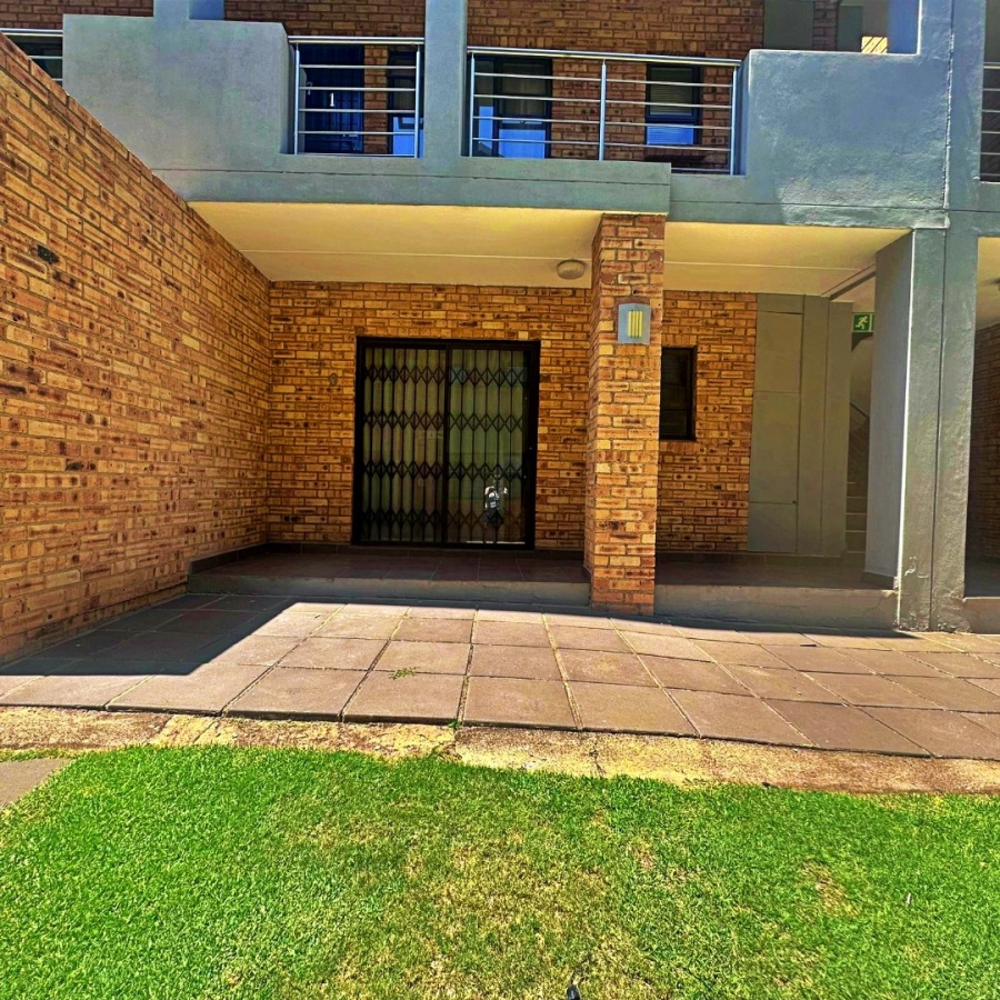 To Let 1 Bedroom Property for Rent in Amberfield Gauteng