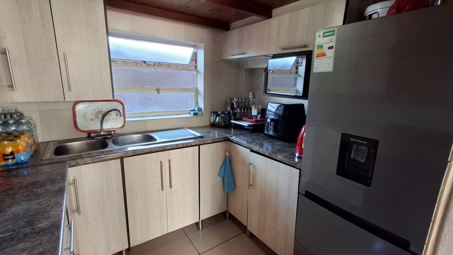 2 Bedroom Property for Sale in Gezina Gauteng