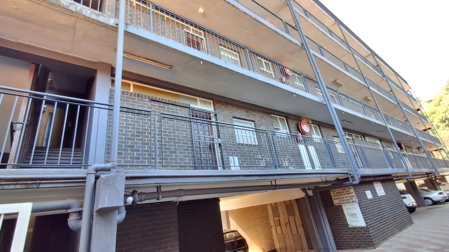 2 Bedroom Property for Sale in Gezina Gauteng