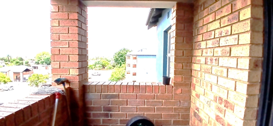 2 Bedroom Property for Sale in Heuweloord Gauteng