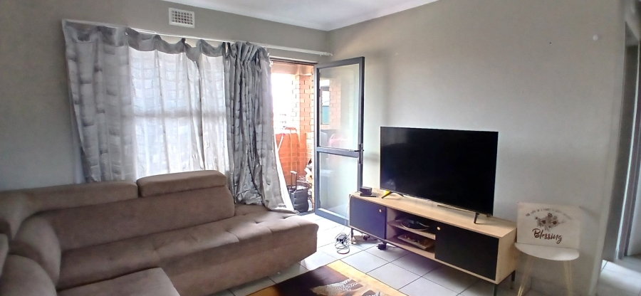 2 Bedroom Property for Sale in Heuweloord Gauteng