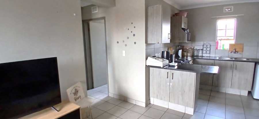 2 Bedroom Property for Sale in Heuweloord Gauteng