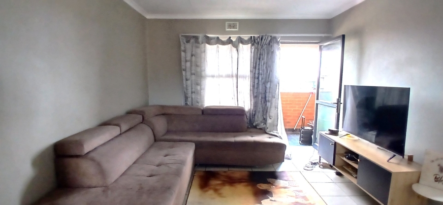 2 Bedroom Property for Sale in Heuweloord Gauteng