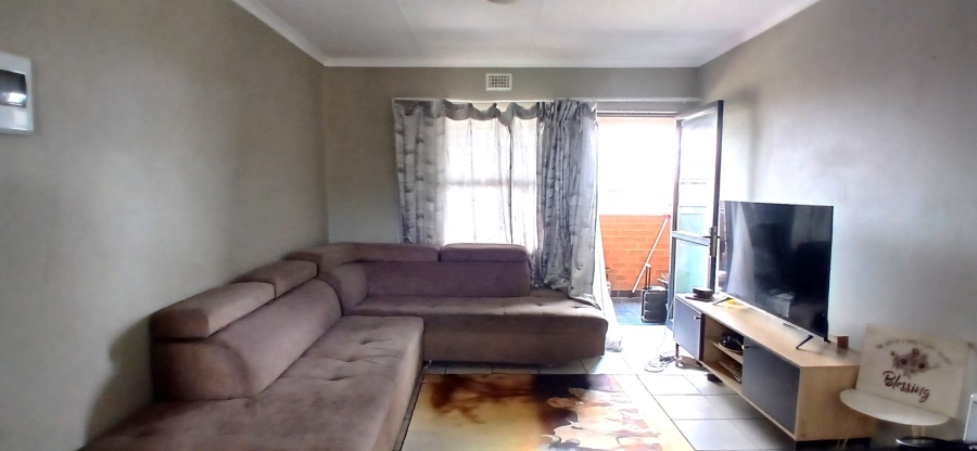 2 Bedroom Property for Sale in Heuweloord Gauteng