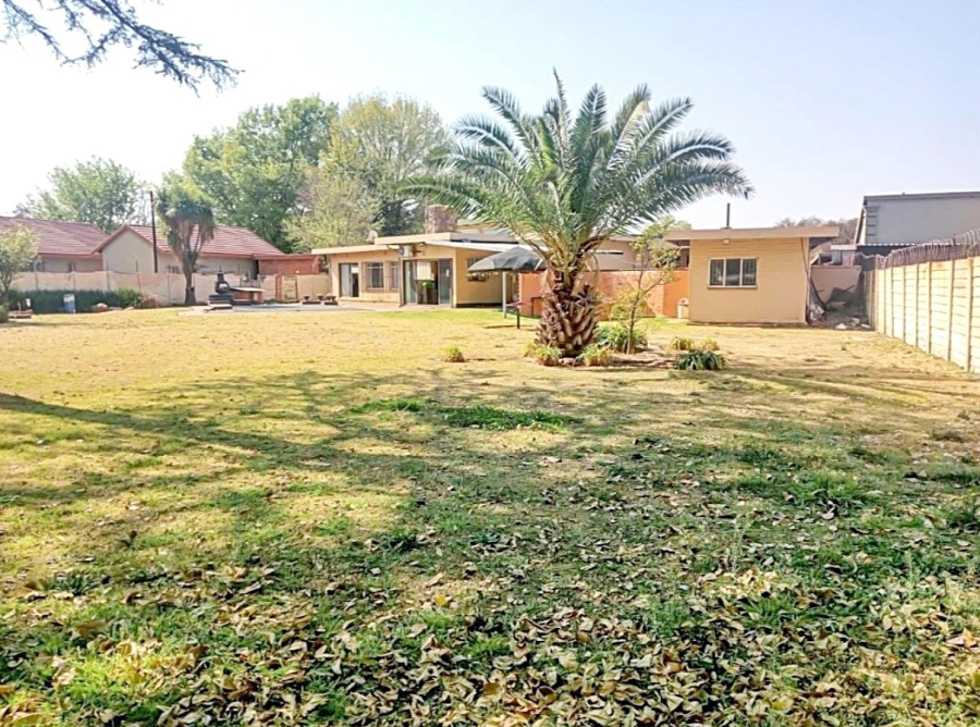 4 Bedroom Property for Sale in Selcourt Gauteng