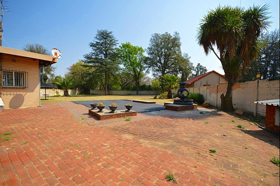 4 Bedroom Property for Sale in Selcourt Gauteng