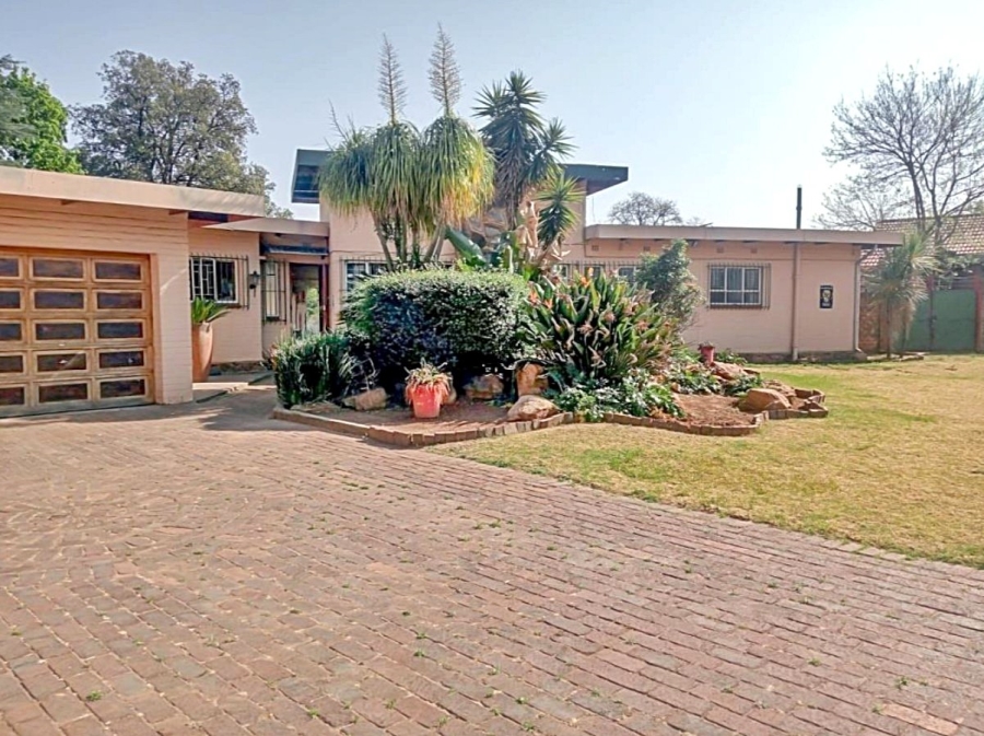 4 Bedroom Property for Sale in Selcourt Gauteng