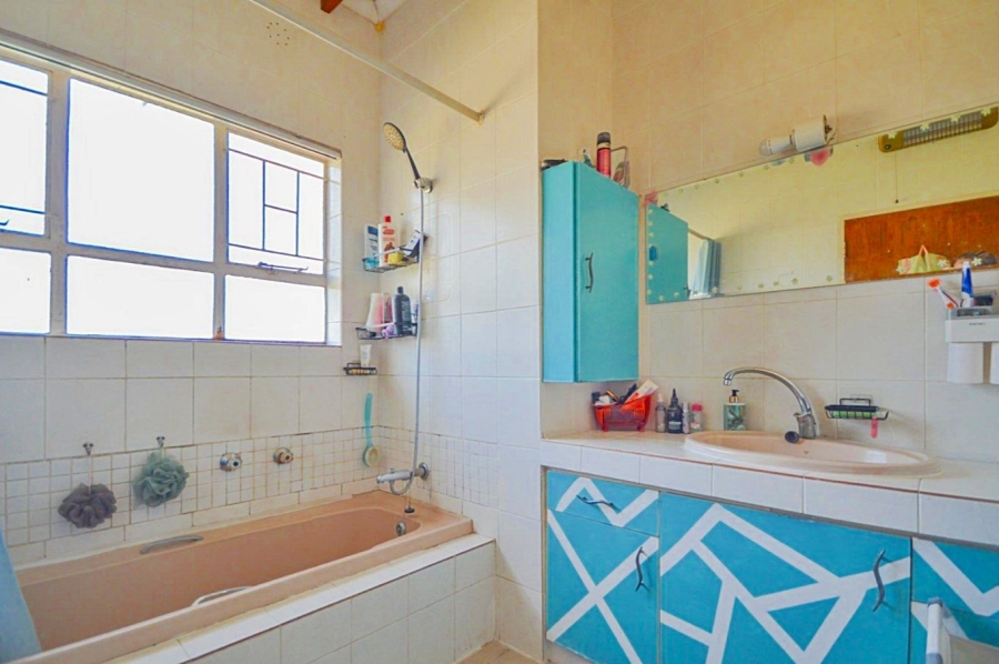 4 Bedroom Property for Sale in Selcourt Gauteng