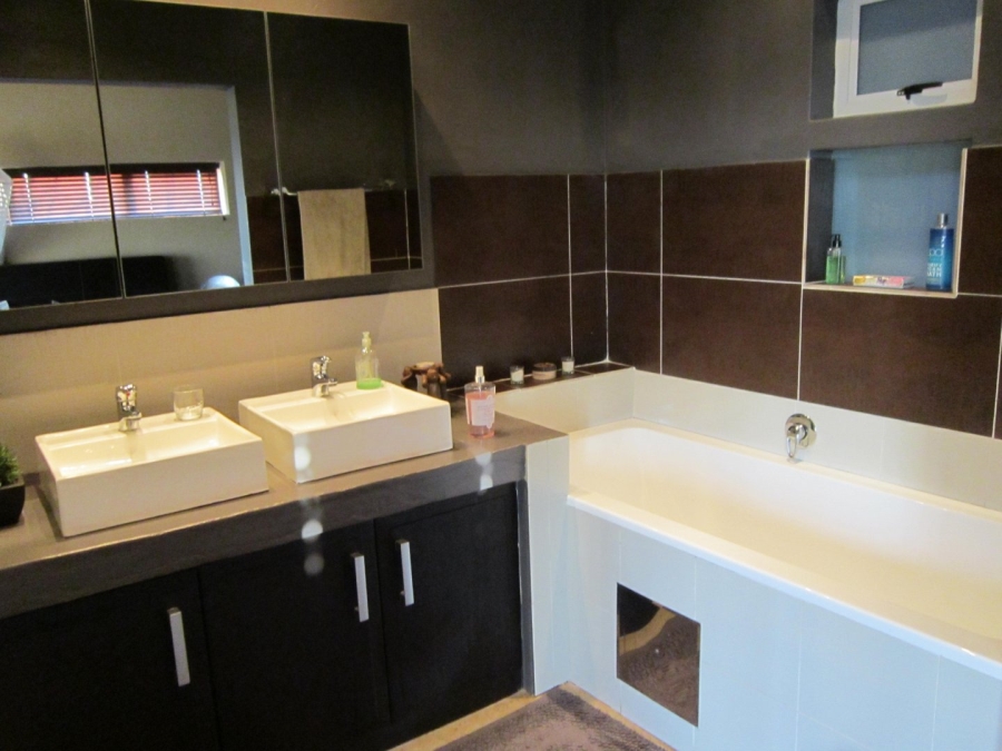 4 Bedroom Property for Sale in Olympus AH Gauteng