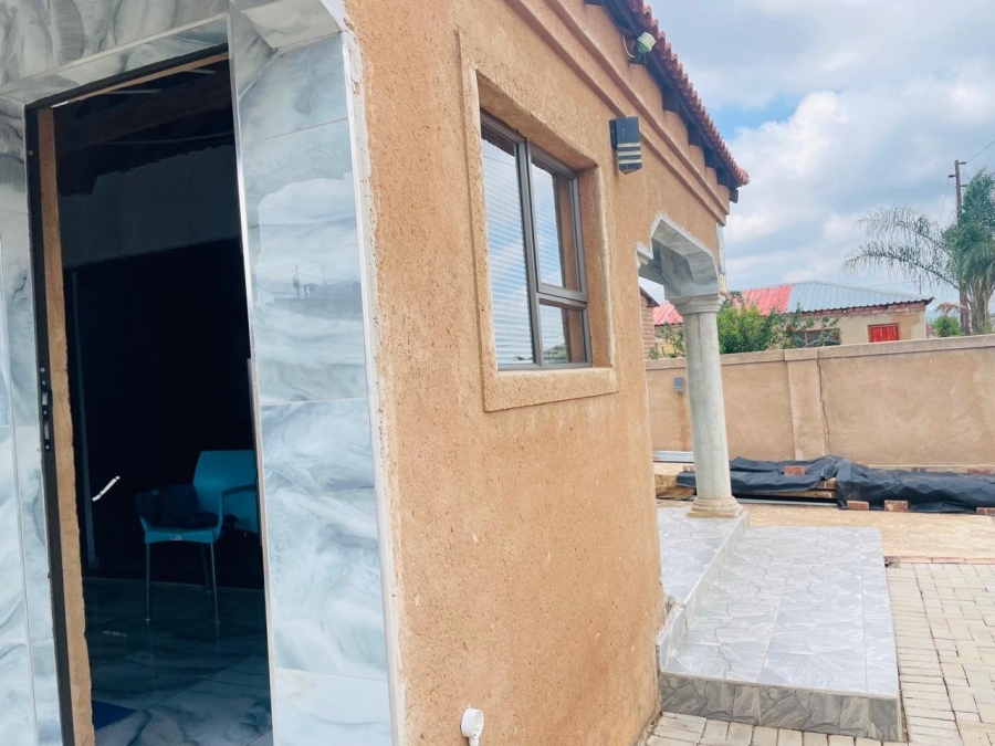 2 Bedroom Property for Sale in Ga-Rankuwa Unit 23 Gauteng