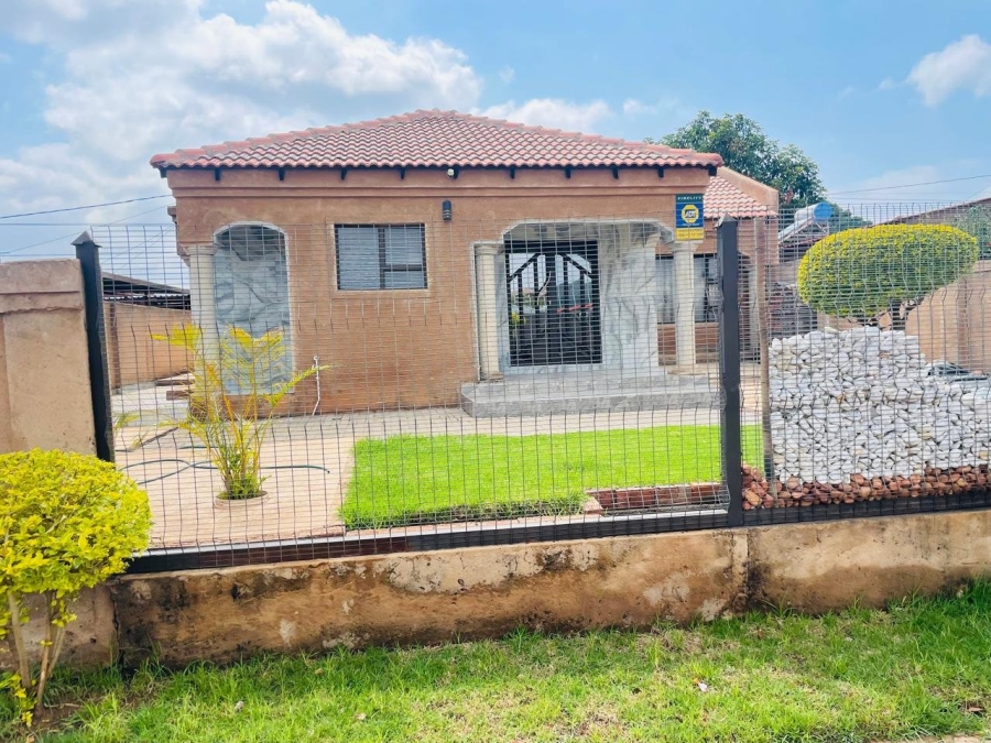 2 Bedroom Property for Sale in Ga-Rankuwa Unit 23 Gauteng
