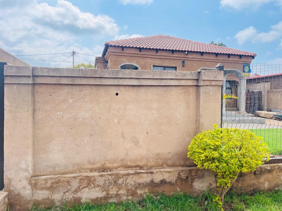 2 Bedroom Property for Sale in Ga-Rankuwa Unit 23 Gauteng