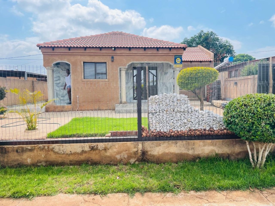 2 Bedroom Property for Sale in Ga-Rankuwa Unit 23 Gauteng