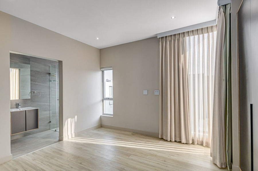 3 Bedroom Property for Sale in Bryanston Gauteng