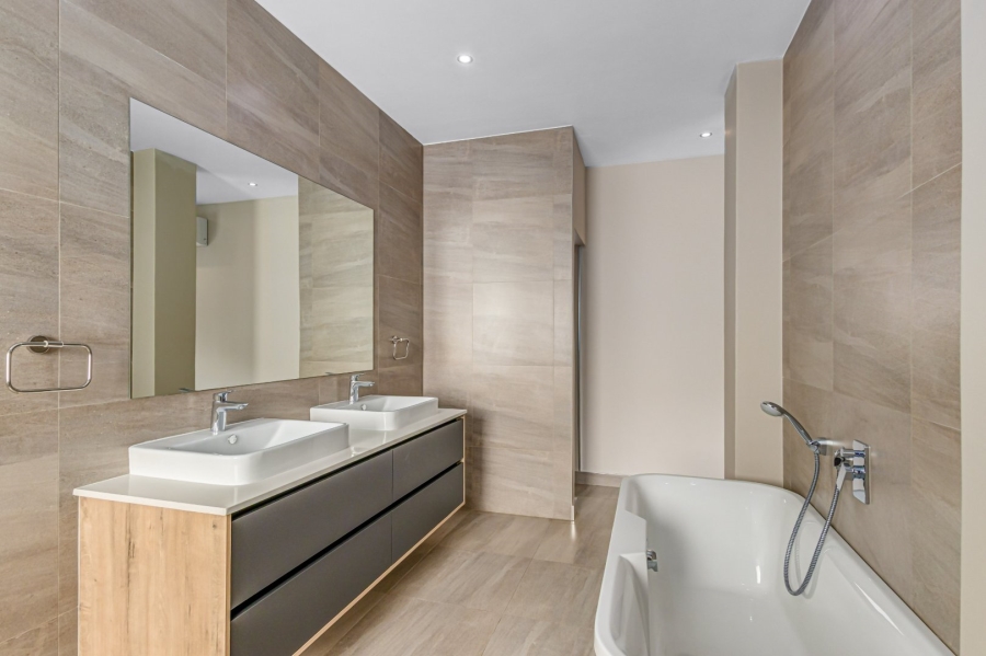 3 Bedroom Property for Sale in Bryanston Gauteng