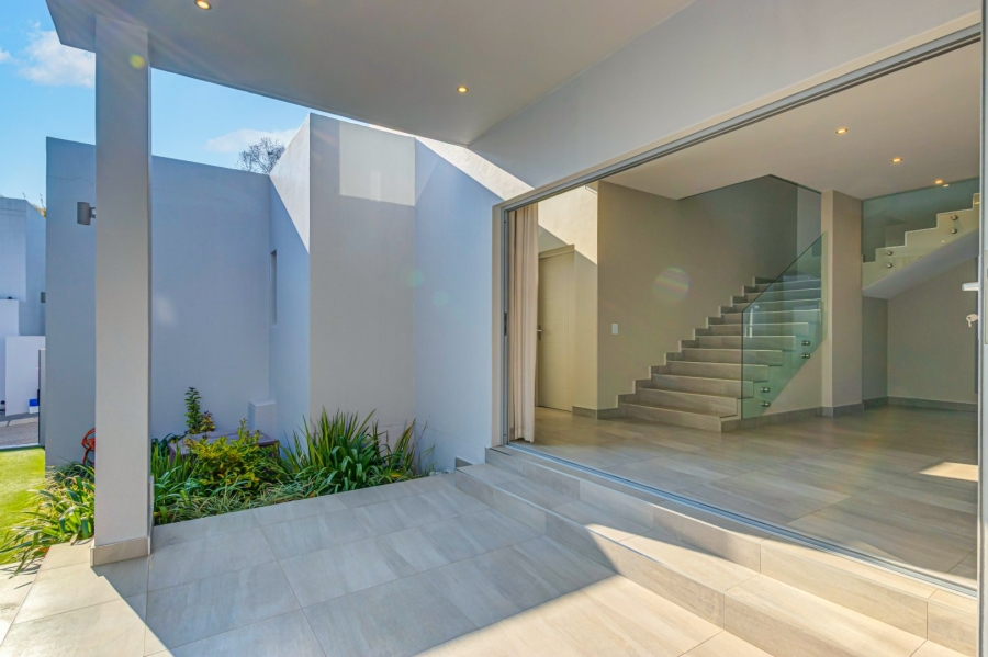 3 Bedroom Property for Sale in Bryanston Gauteng