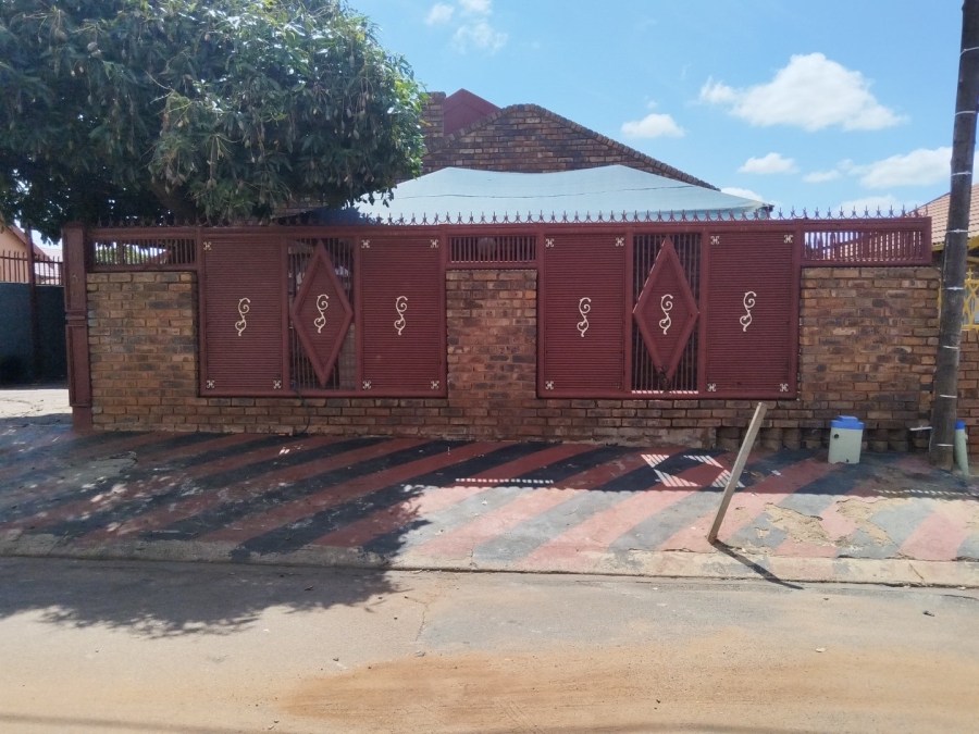 To Let 3 Bedroom Property for Rent in Soshanguve XX Gauteng