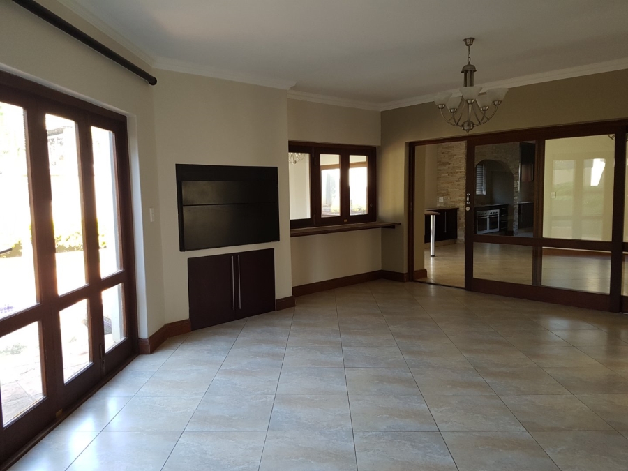 To Let 4 Bedroom Property for Rent in Olympus AH Gauteng