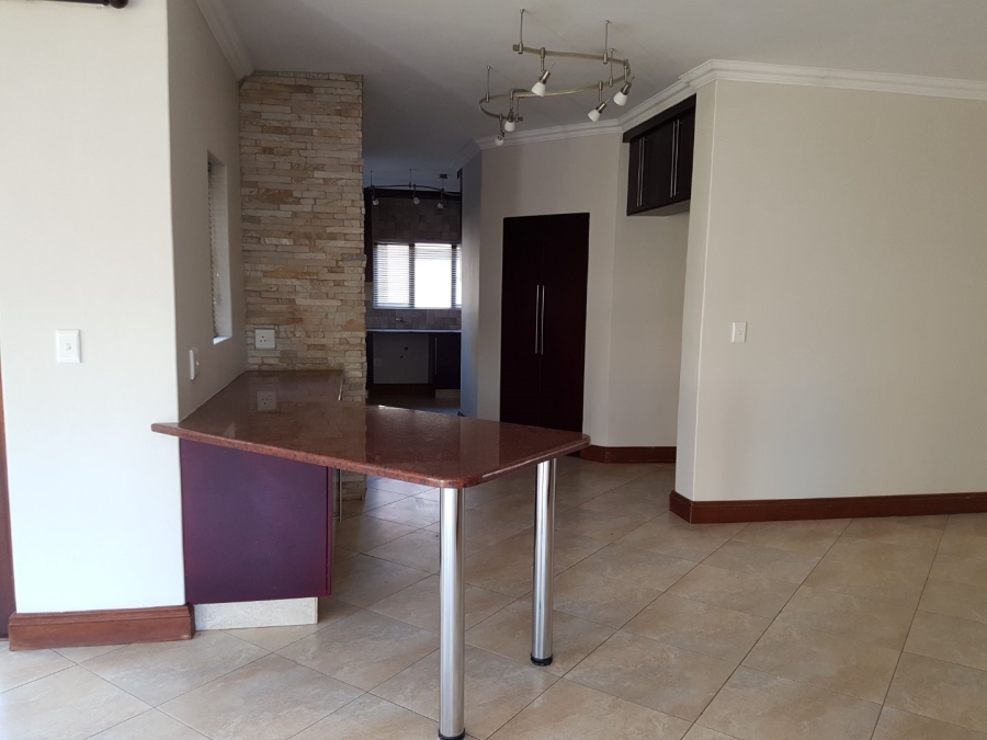 To Let 4 Bedroom Property for Rent in Olympus AH Gauteng