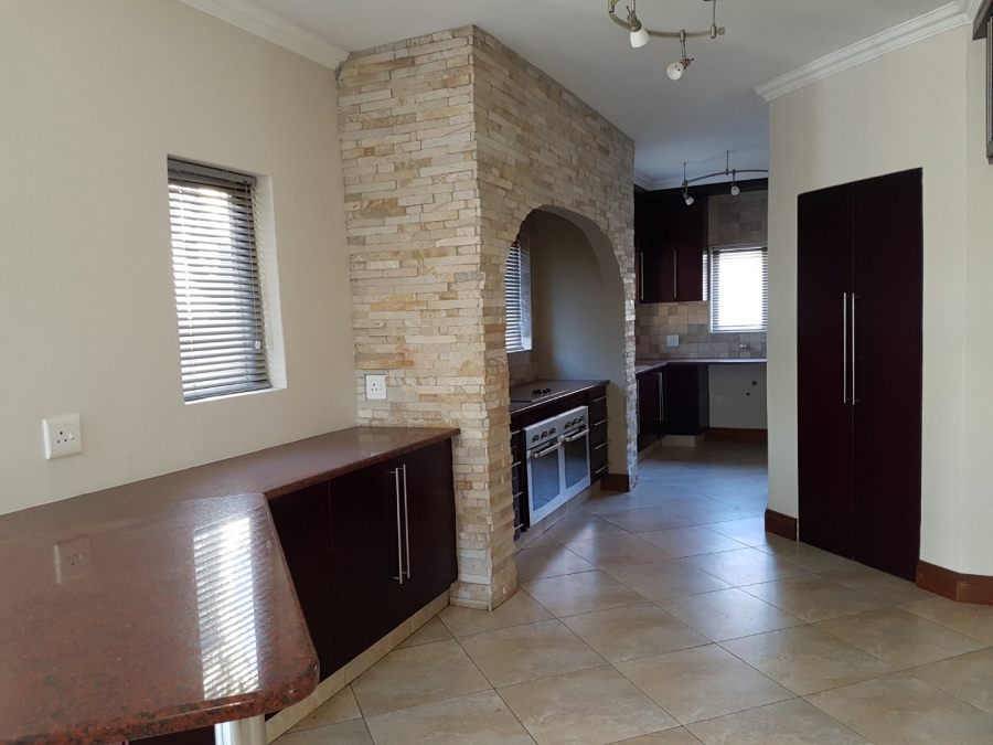 To Let 4 Bedroom Property for Rent in Olympus AH Gauteng