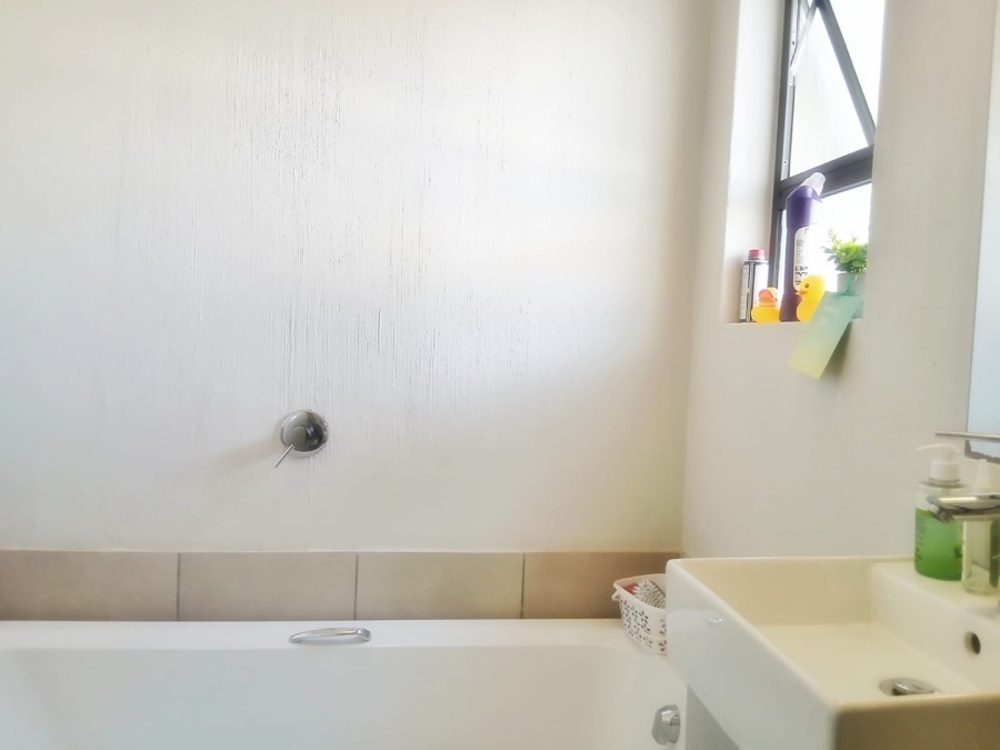 3 Bedroom Property for Sale in Broadacres Gauteng