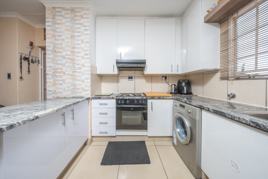 2 Bedroom Property for Sale in Eden Glen Gauteng