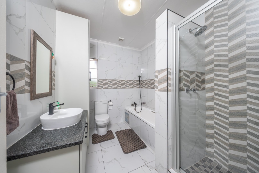 2 Bedroom Property for Sale in Eden Glen Gauteng