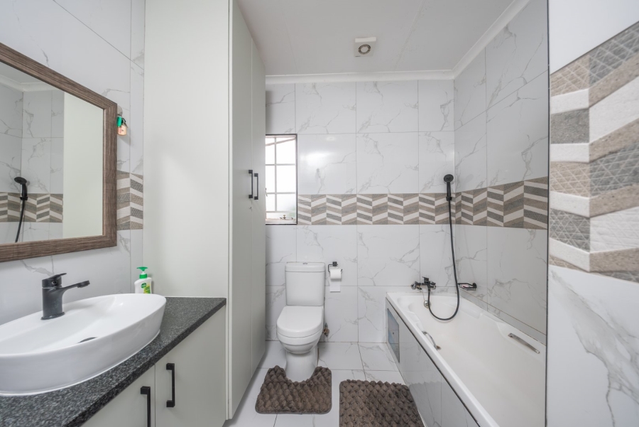 2 Bedroom Property for Sale in Eden Glen Gauteng