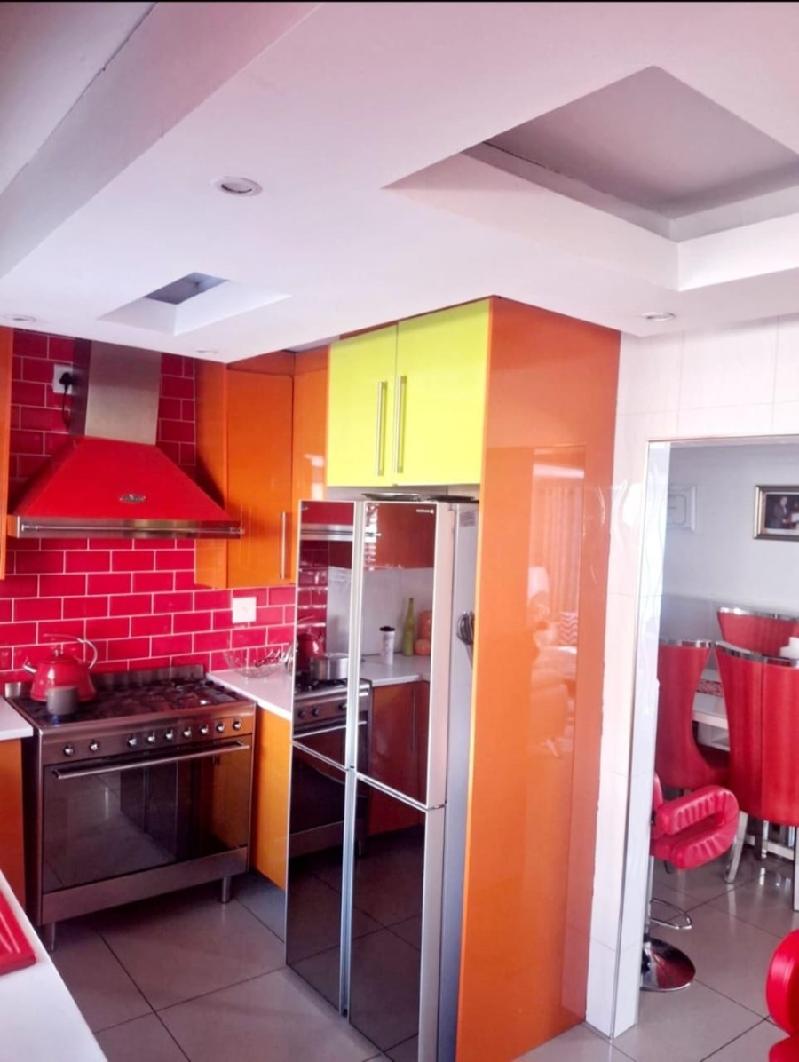 3 Bedroom Property for Sale in Golden Gardens Gauteng