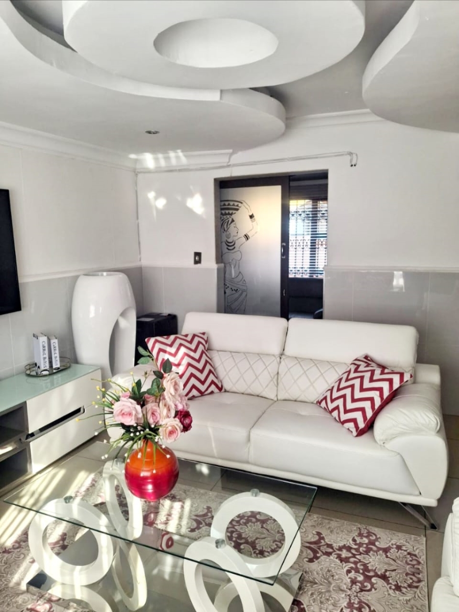 3 Bedroom Property for Sale in Golden Gardens Gauteng